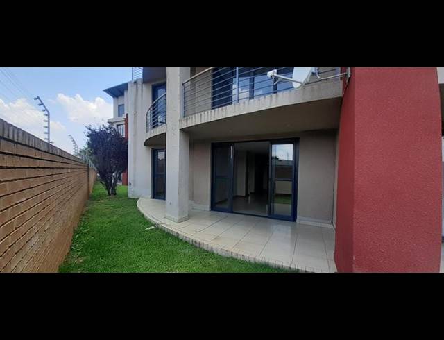 2 BEDROOM APARTMENT FOR SALE IN ROOIHUISKRAAL NORTH